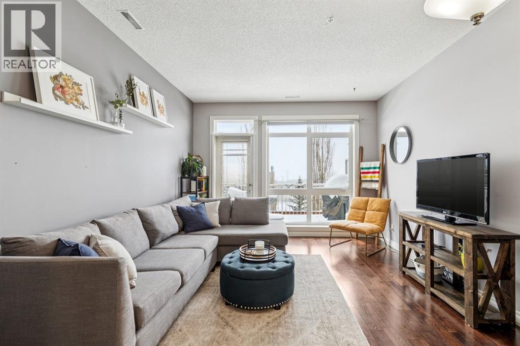 Row / Townhouse for Sale in 12, 140 Rockyledge View NW|Calgary, Alberta T3G5Y4