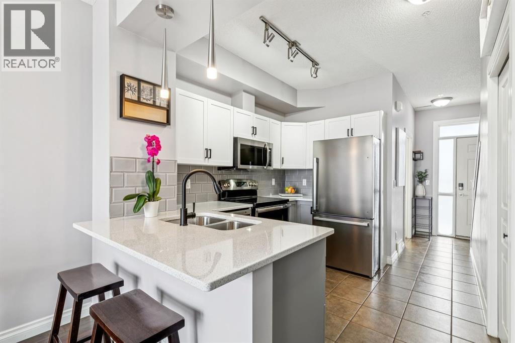 Row / Townhouse for Sale in 12, 140 Rockyledge View NW|Calgary, Alberta T3G5Y4 5