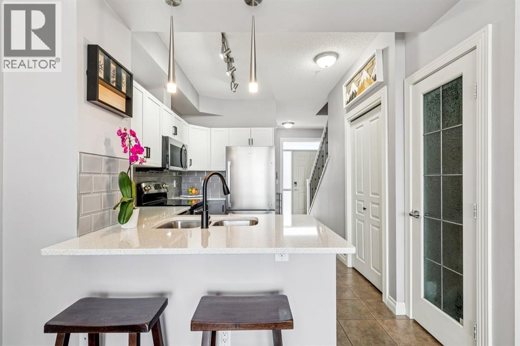 Row / Townhouse for Sale in 12, 140 Rockyledge View NW|Calgary, Alberta T3G5Y4 2