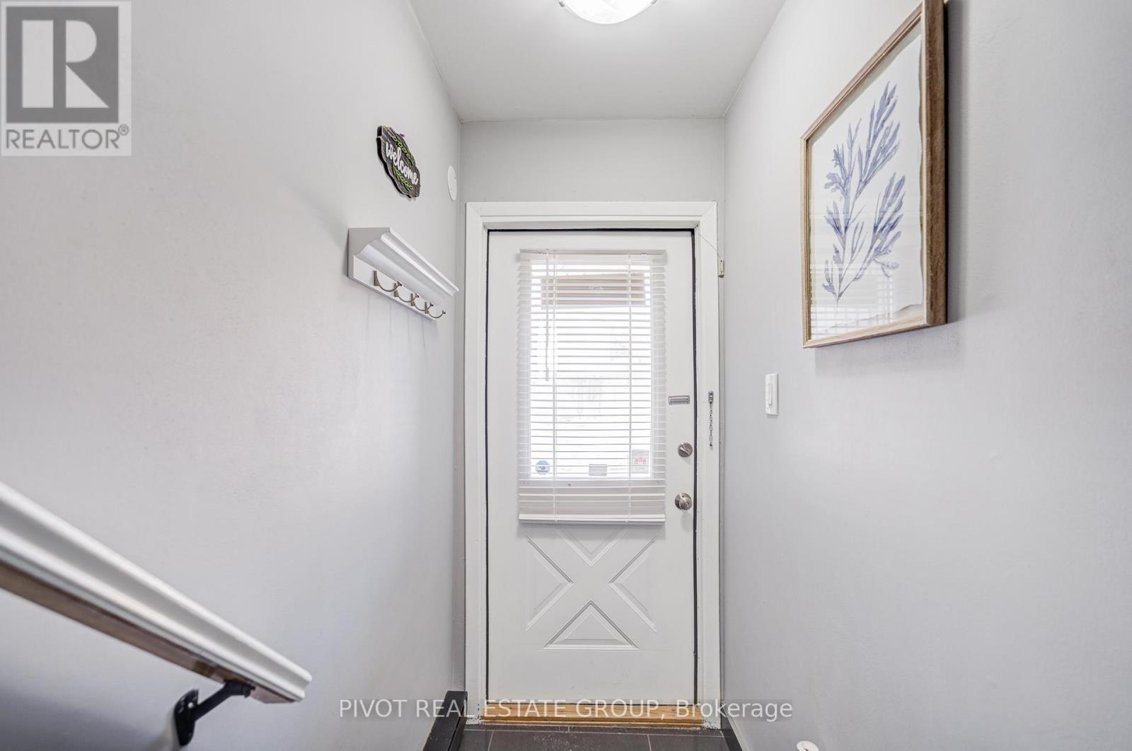 Row / Townhouse for Sale in 72 - 6797 FORMENTERA AVENUE|Mississauga (Meadowvale), Ontario L5N2L6 2