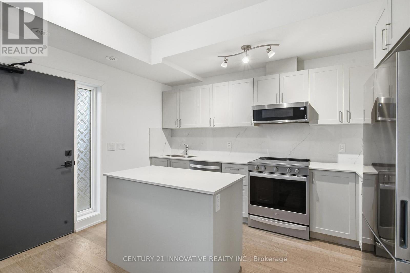 Row / Townhouse for Sale in 104 - 1115 DOUGLAS MCCURDY COMMON STREET|Mississauga (Lakeview), Ontario L5G0C6 5