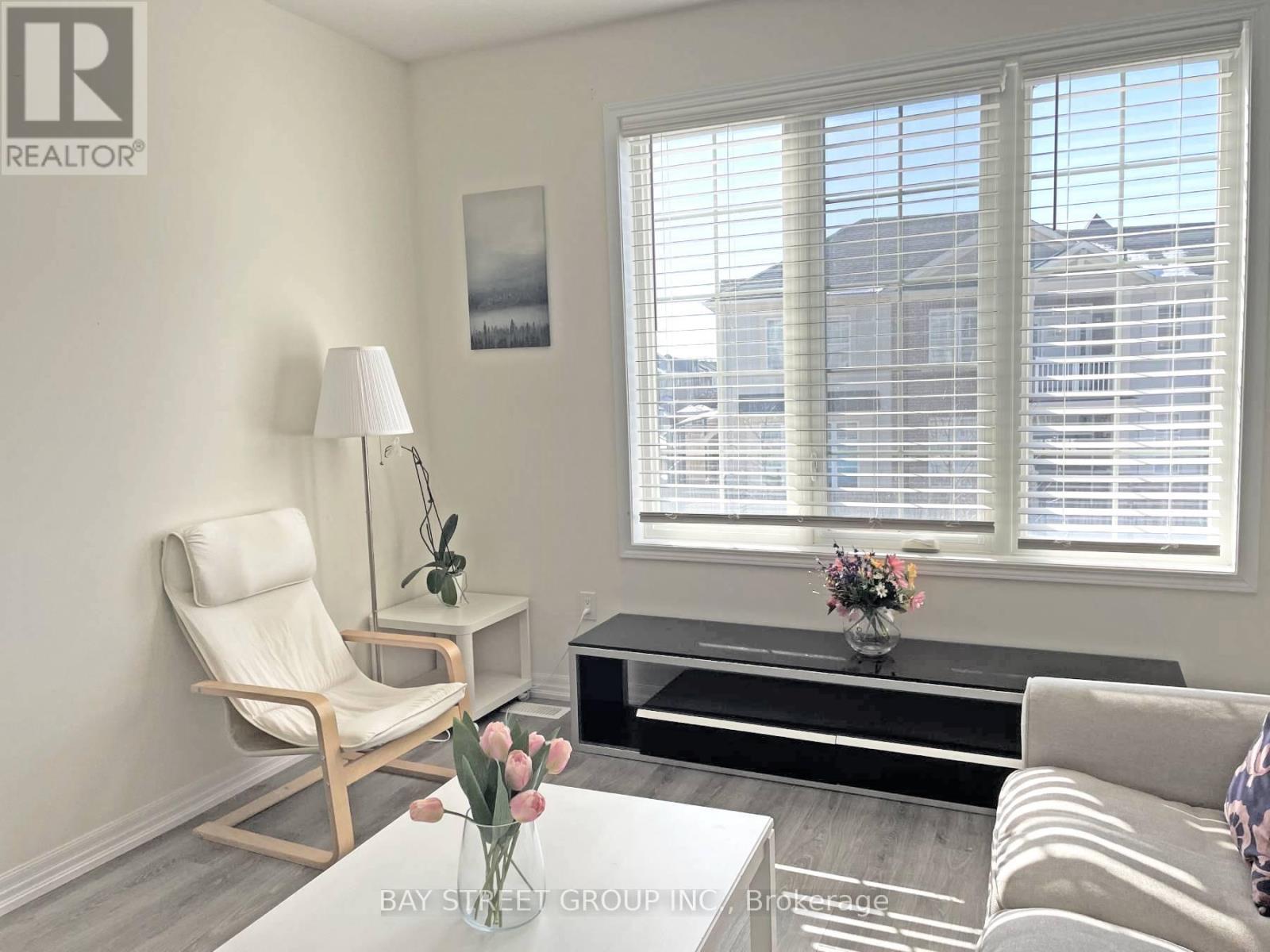 Row / Townhouse for Sale in 3315 VARDON WAY|Oakville (GO Glenorchy), Ontario L6M1S1 5