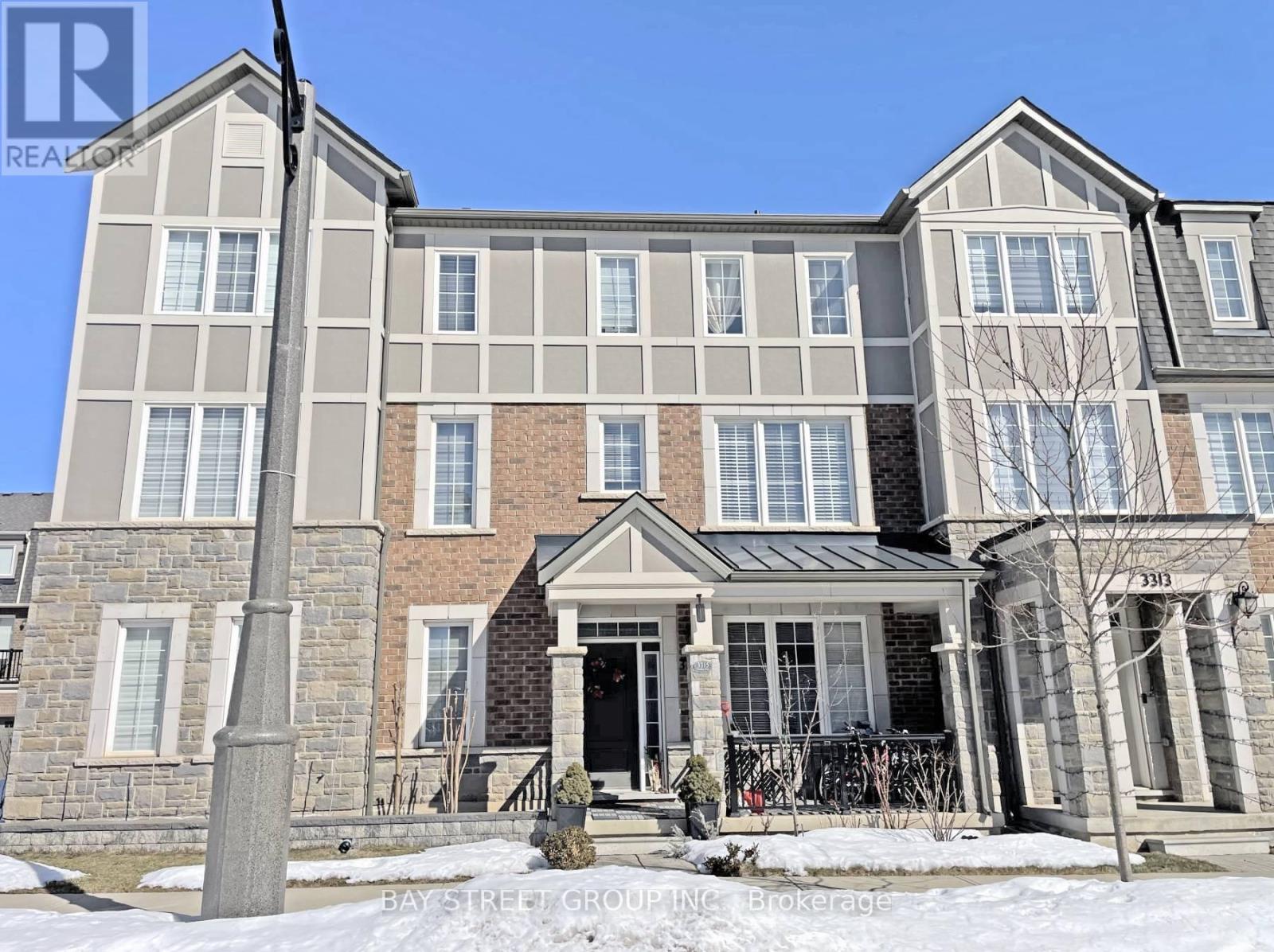 Row / Townhouse for Sale in 3315 VARDON WAY|Oakville (GO Glenorchy), Ontario L6M1S1