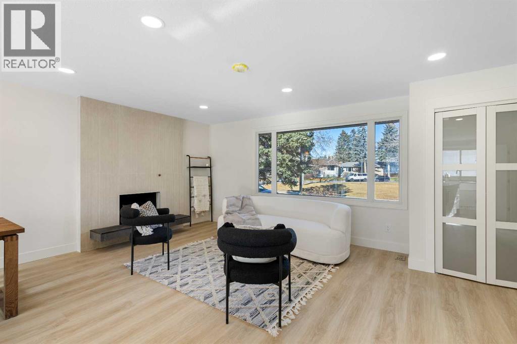 House for Sale in 4812 Verona Drive NW|Calgary, Alberta T3A0P4 4