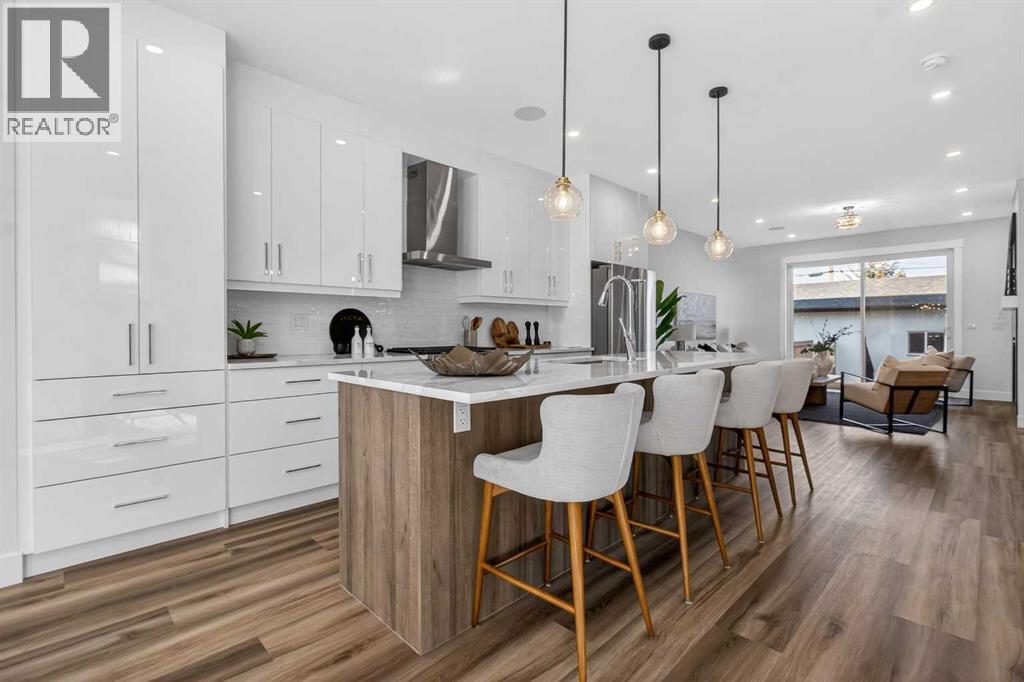 Duplex for Sale in 430 33 Avenue NW|Calgary, Alberta T2K0B4