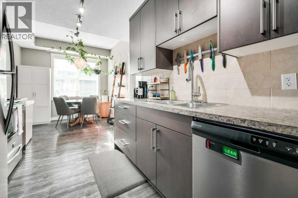 Row / Townhouse for Sale in 160 Cranford Walk SE|Calgary, Alberta T3M1R5 2