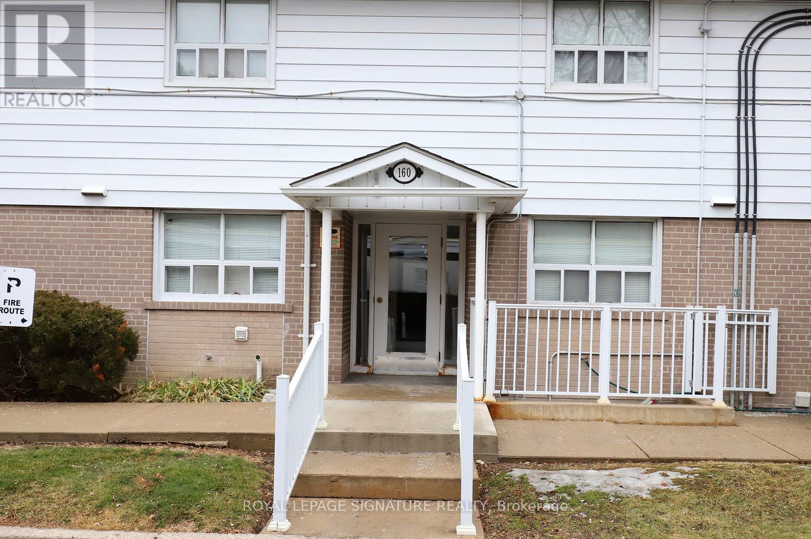 Row / Townhouse for Sale in 20 - 160 CARSBROOKE ROAD|Toronto (Etobicoke West Mall), Ontario M9C1G9