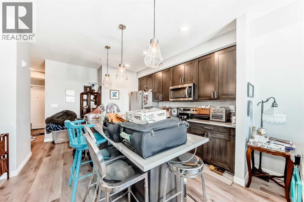 Apartment for Sale in 403, 200 Shawnee Square SW|Calgary, Alberta T2Y0T7 4