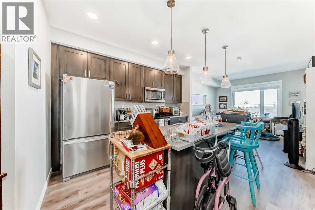 Apartment for Sale in 403, 200 Shawnee Square SW|Calgary, Alberta T2Y0T7 3