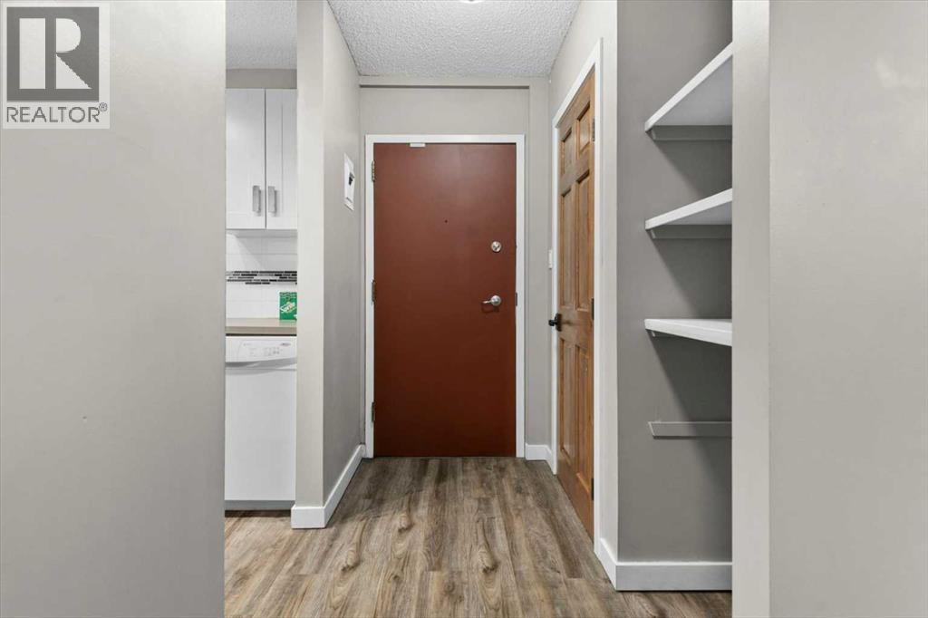 Apartment for Sale in 110, 816 89 Avenue SW|Calgary, Alberta T2V4N8 4