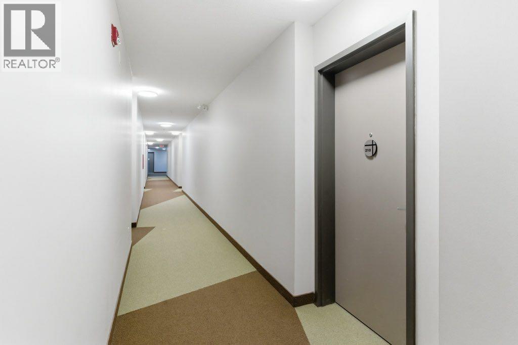 Apartment for Sale in 210, 69 Springborough Court SW|Calgary, Alberta T3H5V5 3