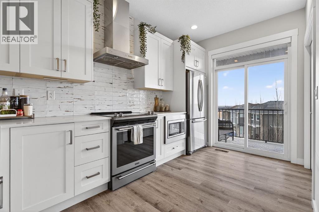 Row / Townhouse for Sale in 809, 355 Nolancrest Heights NW|Calgary, Alberta T3R0Z9 5