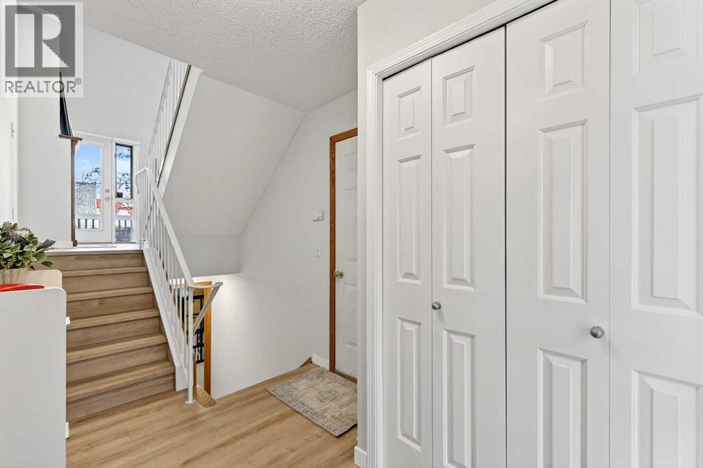 Row / Townhouse for Sale in 72 Glenbrook Villas SW|Calgary, Alberta T3E7E8 3