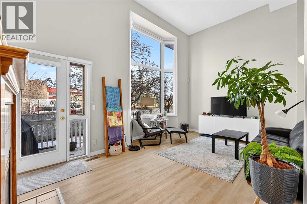 Row / Townhouse for Sale in 72 Glenbrook Villas SW|Calgary, Alberta T3E7E8 4