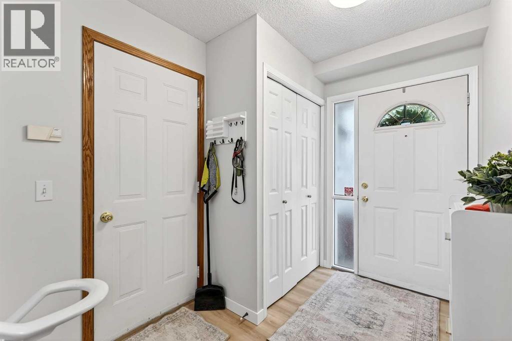 Row / Townhouse for Sale in 72 Glenbrook Villas SW|Calgary, Alberta T3E7E8 2