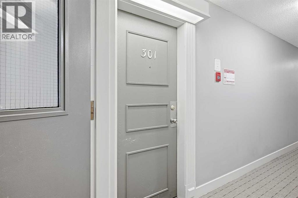 Apartment for Sale in 301C, 5601 Dalton Drive NW|Calgary, Alberta T3A2E2 2