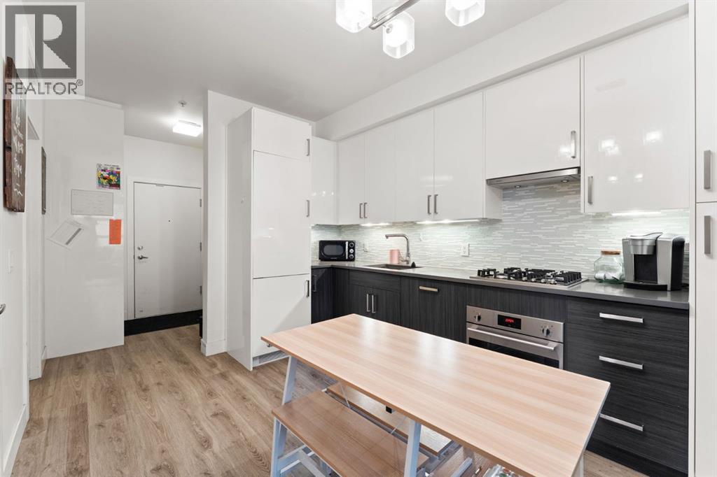 Apartment for Sale in 302, 515 4 Avenue NE|Calgary, Alberta T2E0J9 5