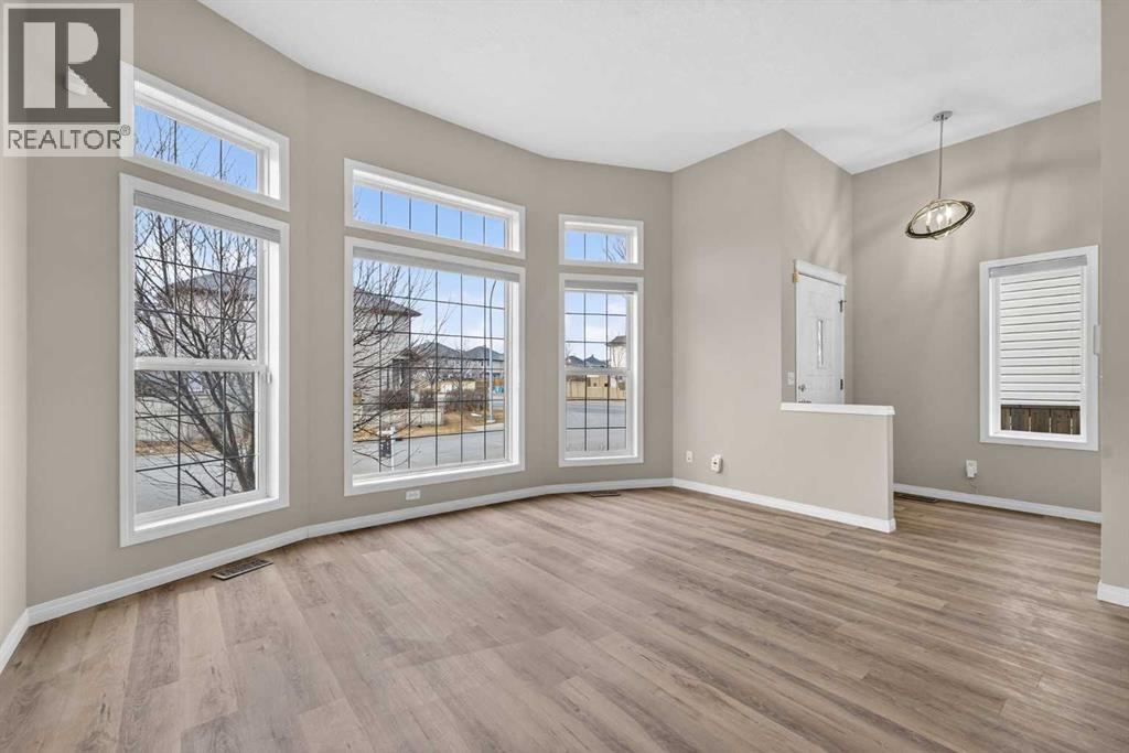 House for Sale in 87 Saddlebrook Gardens NE|Calgary, Alberta T3J5m5 4