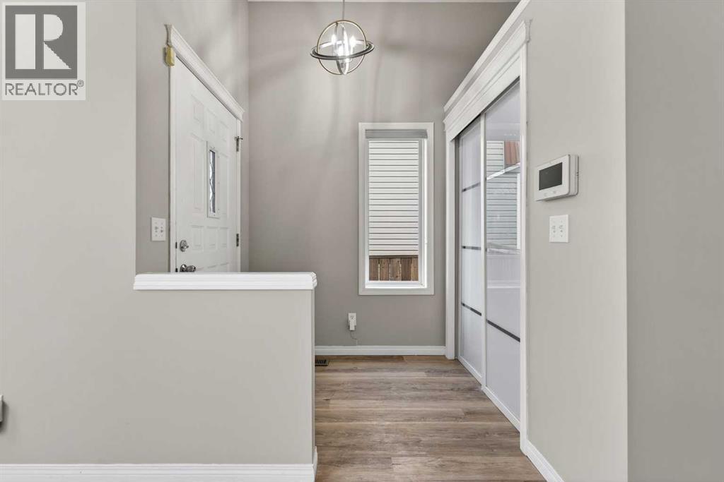 House for Sale in 87 Saddlebrook Gardens NE|Calgary, Alberta T3J5m5 3