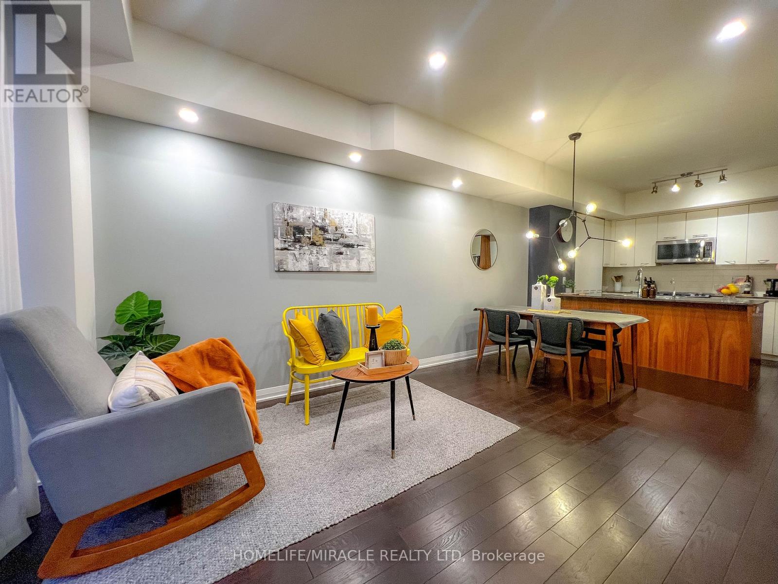 Row / Townhouse for Sale in 41 - 23 VALHALLA INN ROAD|Toronto (Islington-City Centre West), Ontario M9B0B3 2