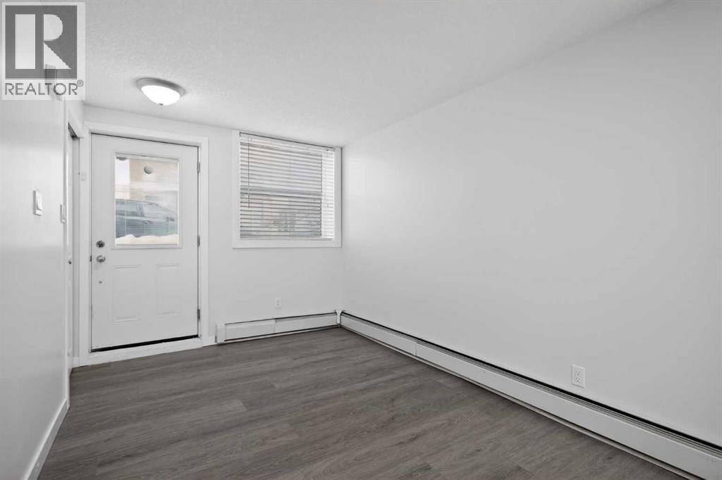 Row / Townhouse for Sale in 2, 713 Mcdougall Road NE|Calgary, Alberta T2E4Z9 5