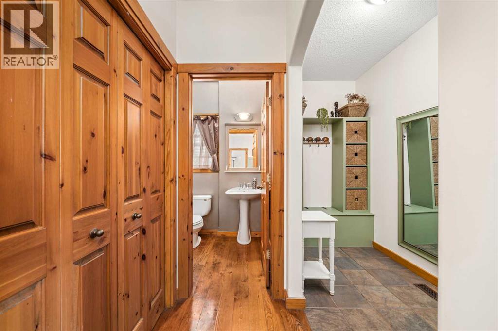 House for Sale in 122 Hidden Creek Heights NW|Calgary, Alberta T3A6K9 5