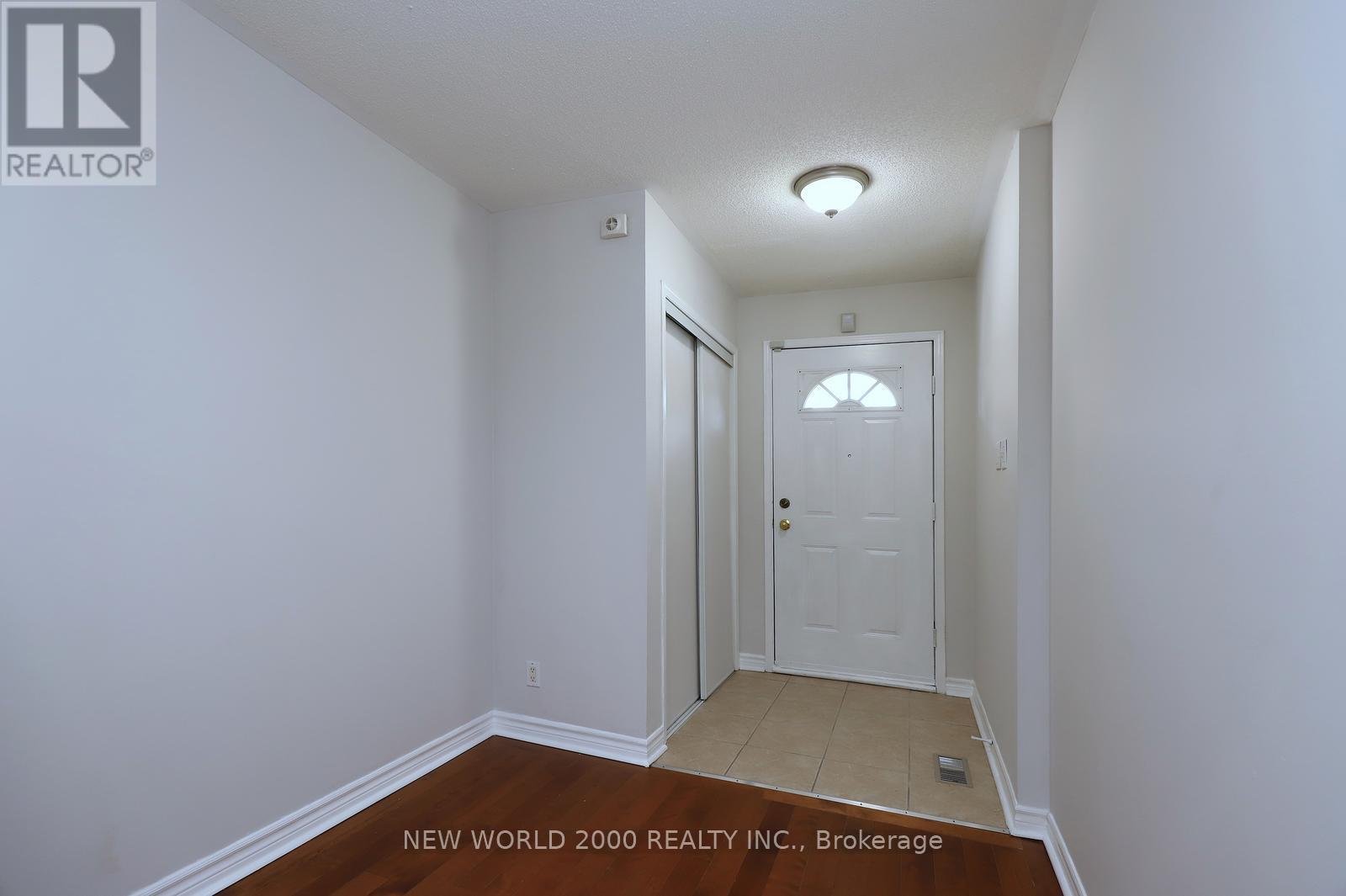 Row / Townhouse for Sale in 21 - 5958 GREENSBORO DRIVE|Mississauga (Central Erin Mills), Ontario L5M5Z9 3