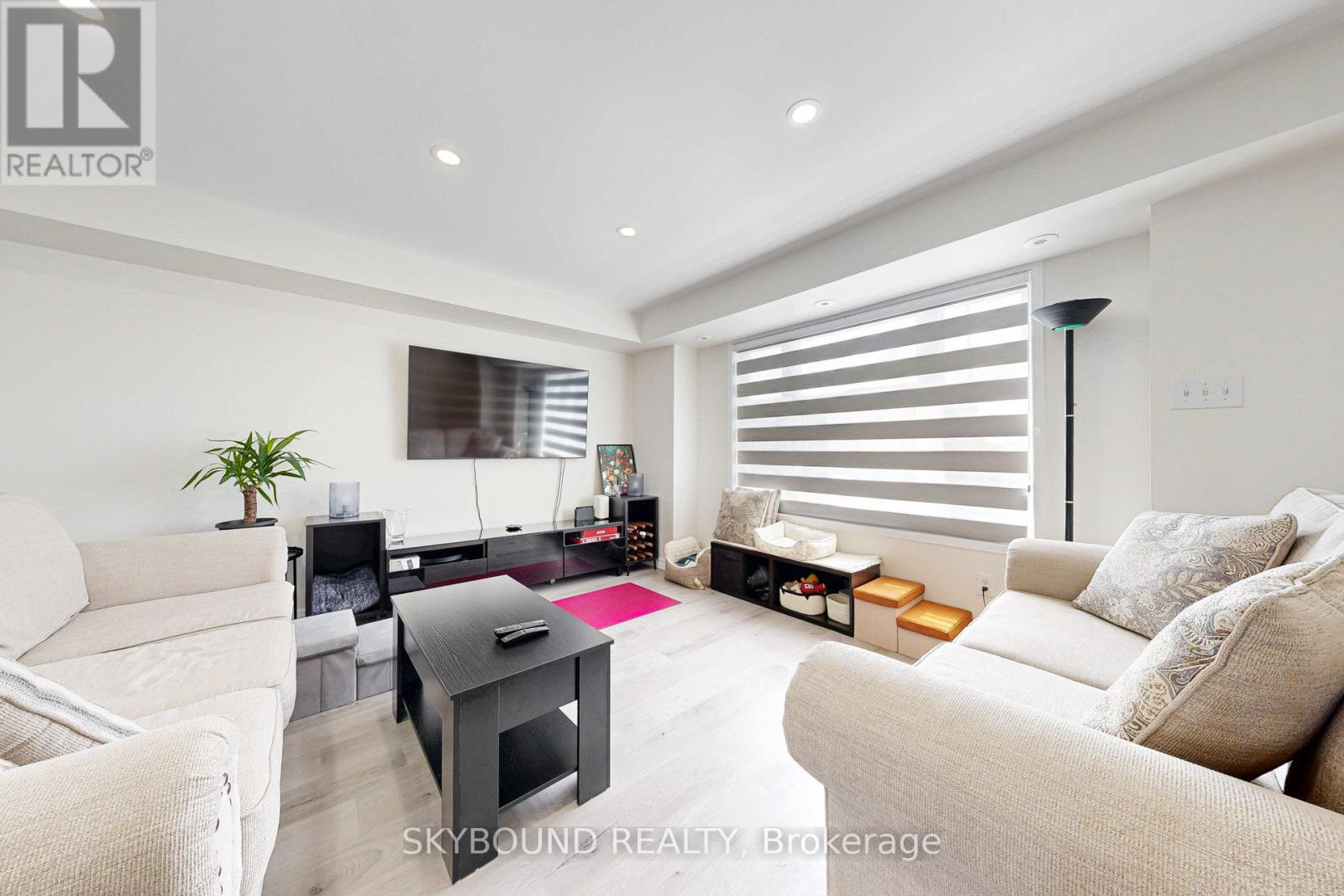 Row / Townhouse for Sale in 85 - 3088 EGLINTON AVENUE W|Mississauga (Churchill Meadows), Ontario L5M8C5 5