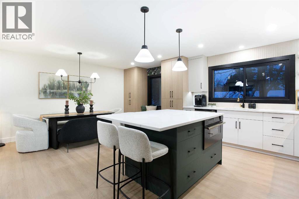 House for Sale in 2416 Palliser Drive SW|Calgary, Alberta T2V3S7 3