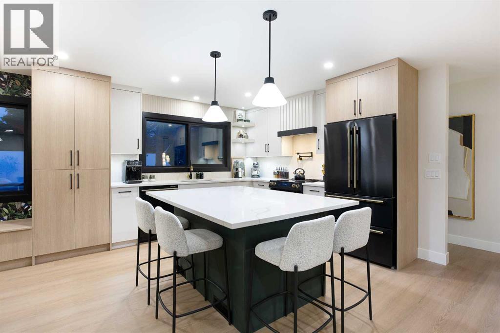 House for Sale in 2416 Palliser Drive SW|Calgary, Alberta T2V3S7 4