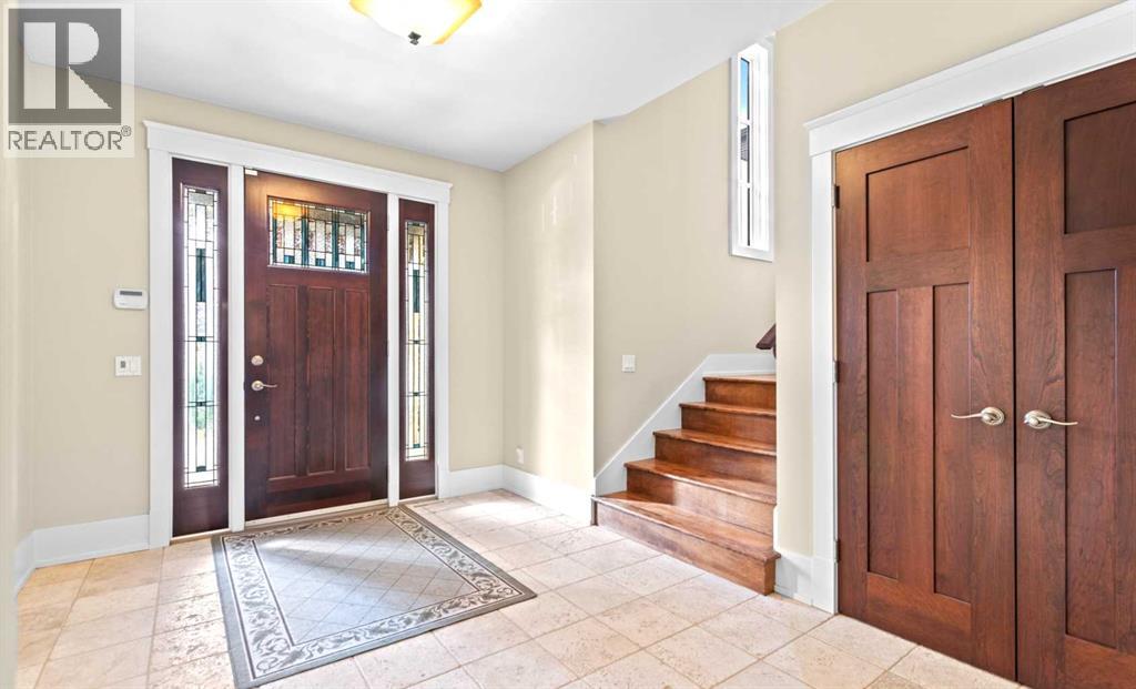 House for Sale in 1428 2A Street NW|Calgary, Alberta T2M2X4 4