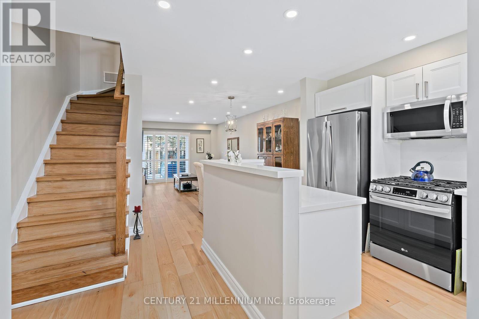 Row / Townhouse for Sale in 19 - 6699 FALCONER DRIVE|Mississauga (Streetsville), Ontario L5N2E3 3