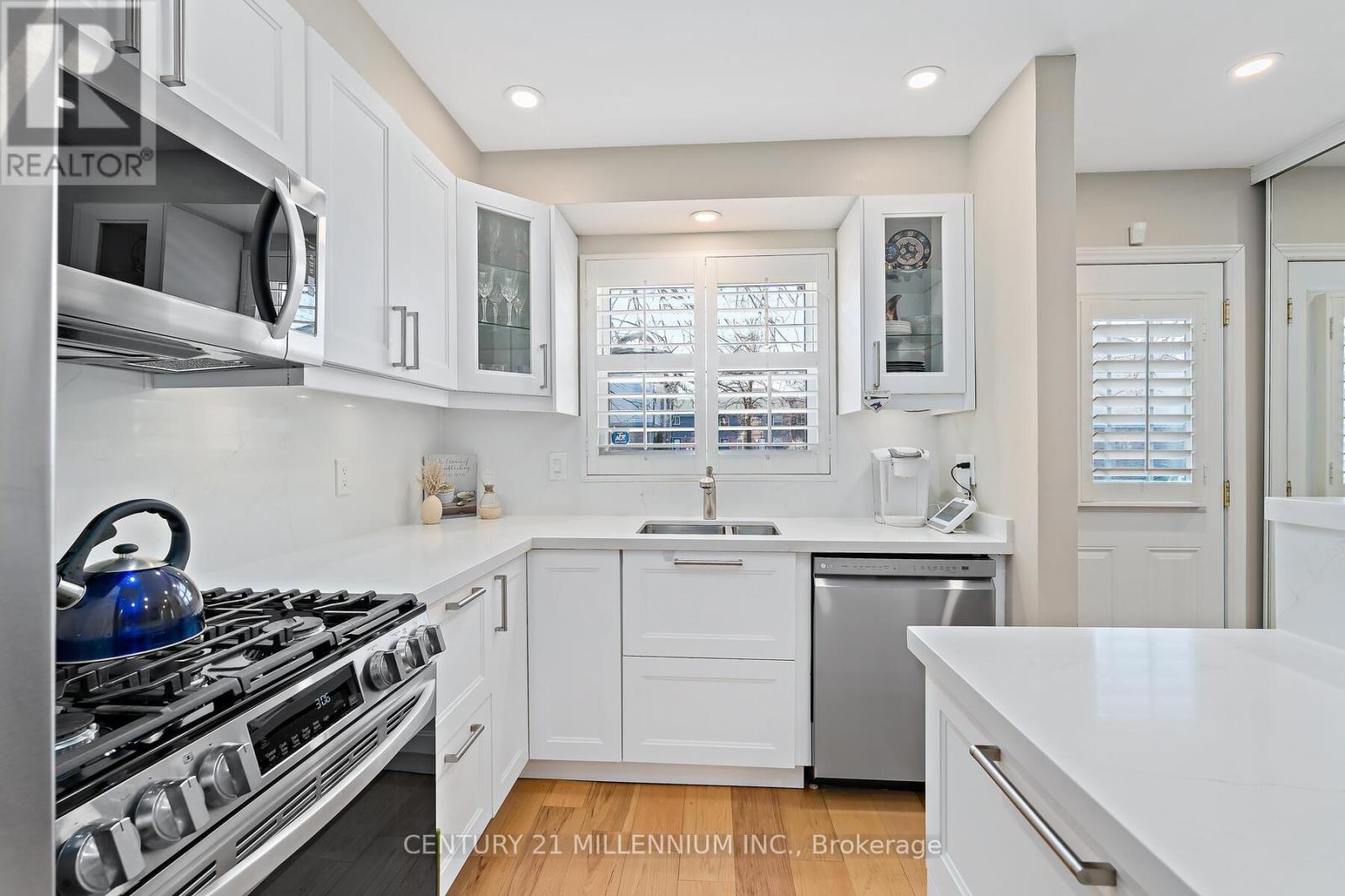 Row / Townhouse for Sale in 19 - 6699 FALCONER DRIVE|Mississauga (Streetsville), Ontario L5N2E3 4