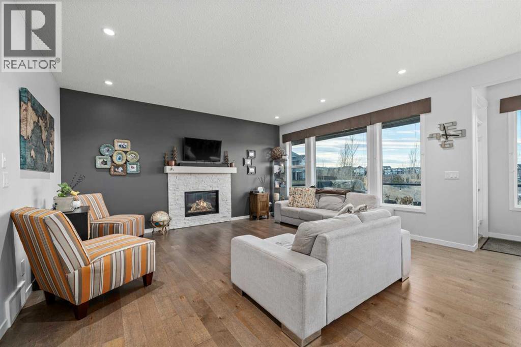 House for Sale in 71 Nolanfield Crescent NW|Calgary, Alberta T3R0L7 3