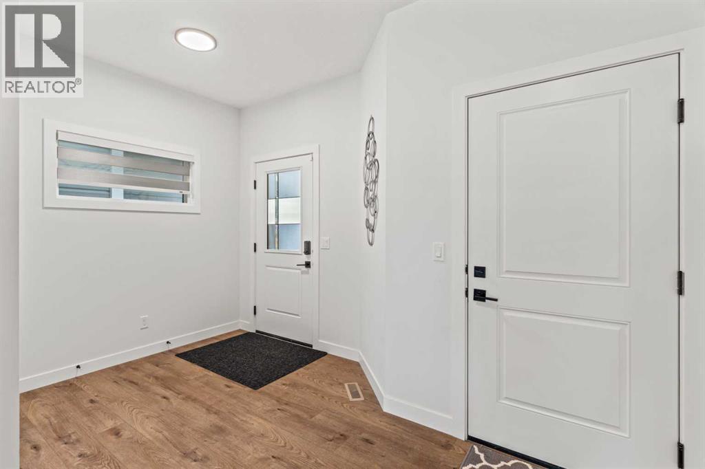 House for Sale in 116 Ambleside Crescent NW|Calgary, Alberta T4B3P5 4