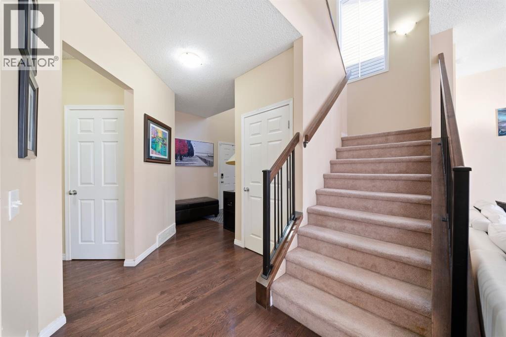 House for Sale in 93 Copperleaf Way SE|Calgary, Alberta T2Z0H9 2