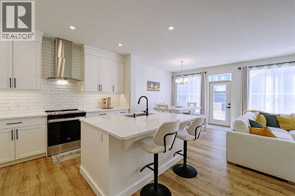 House for Sale in 25 Belmont Green SW|Calgary, Alberta T2X5E3 4