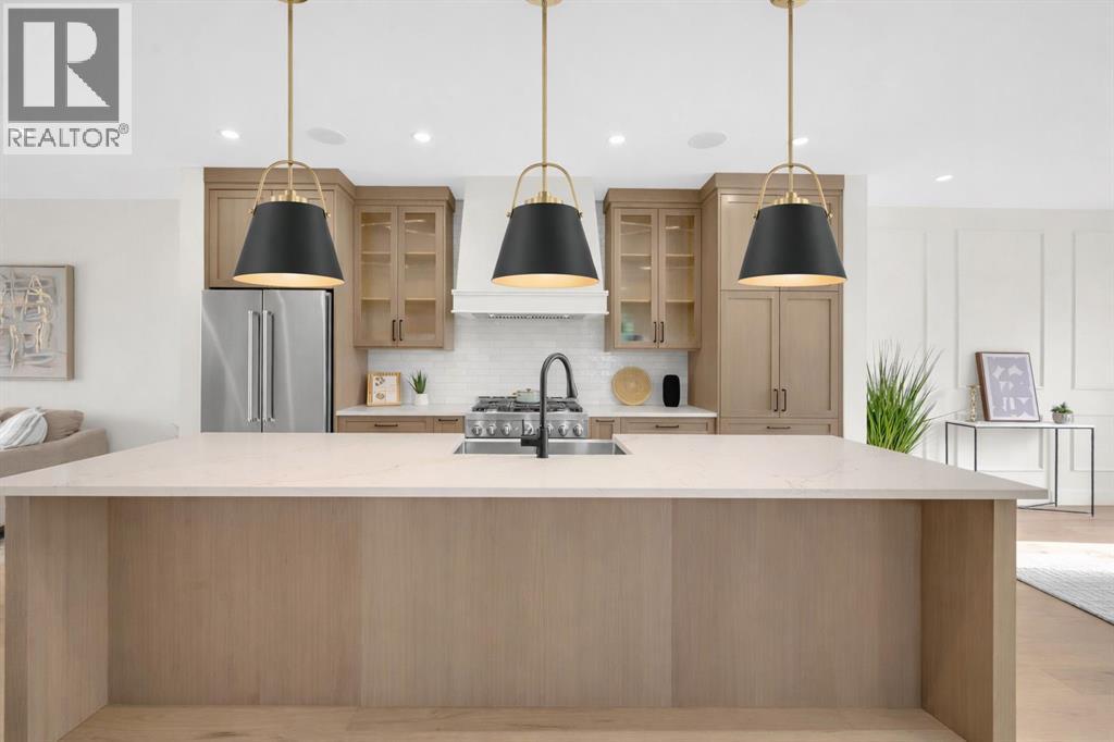 Duplex for Sale in 8140 47 Avenue NW|Calgary, Alberta T3B1Z5 2