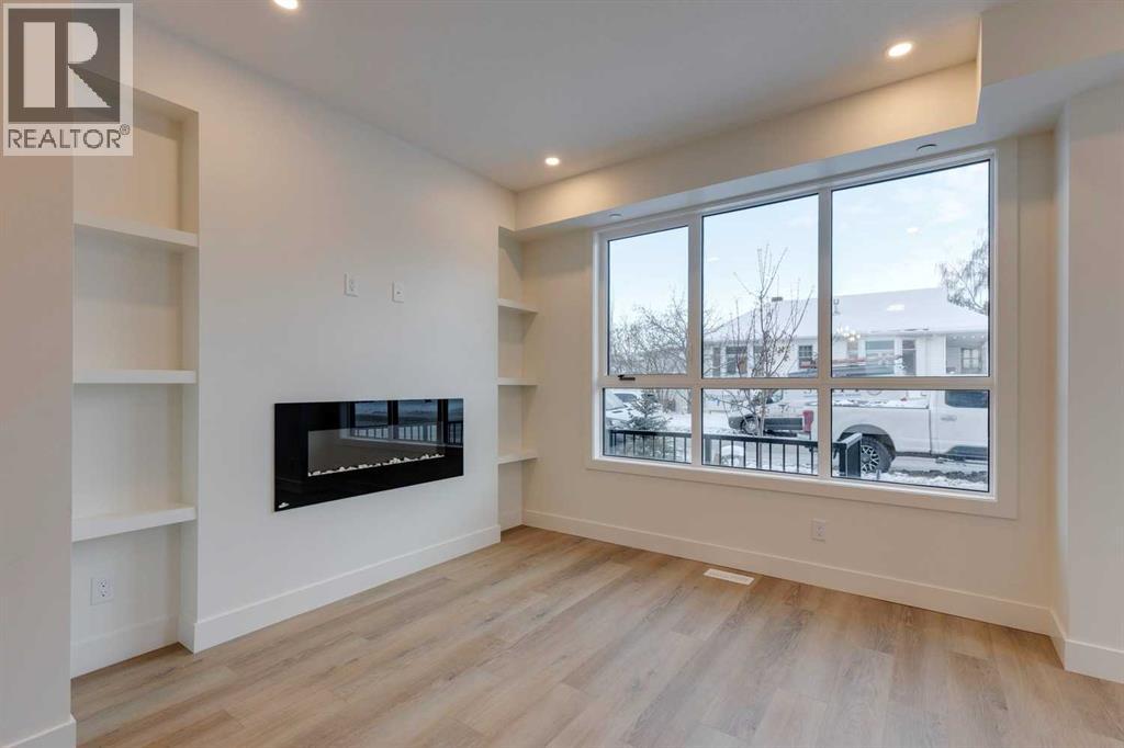 Row / Townhouse for Sale in 741 21 Avenue NW|Calgary, Alberta T2M1K2 3