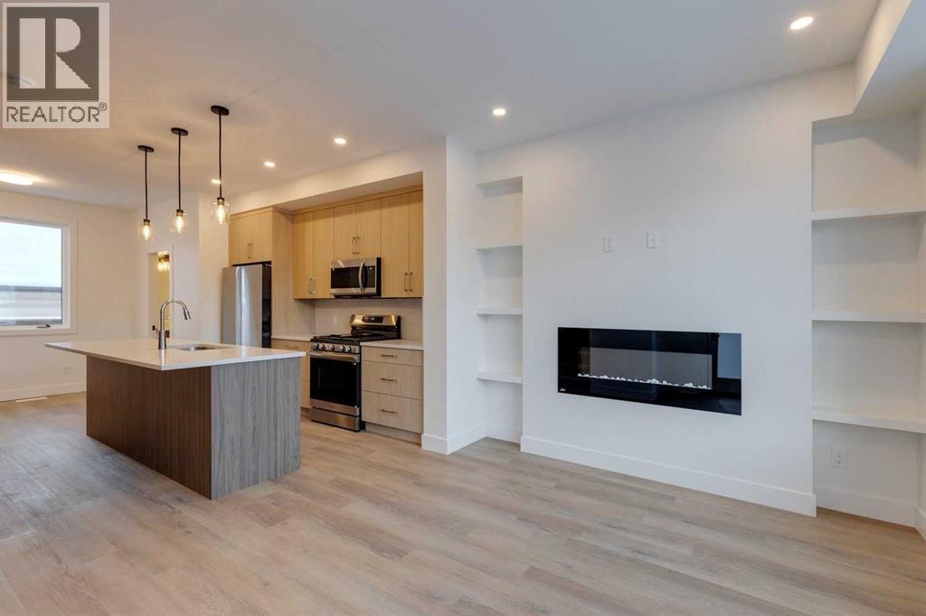 Row / Townhouse for Sale in 741 21 Avenue NW|Calgary, Alberta T2M1K2 2