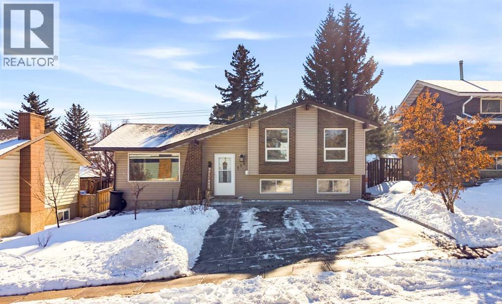 House for Sale in 715 130 Avenue SW|Calgary, Alberta T2W2M9 2