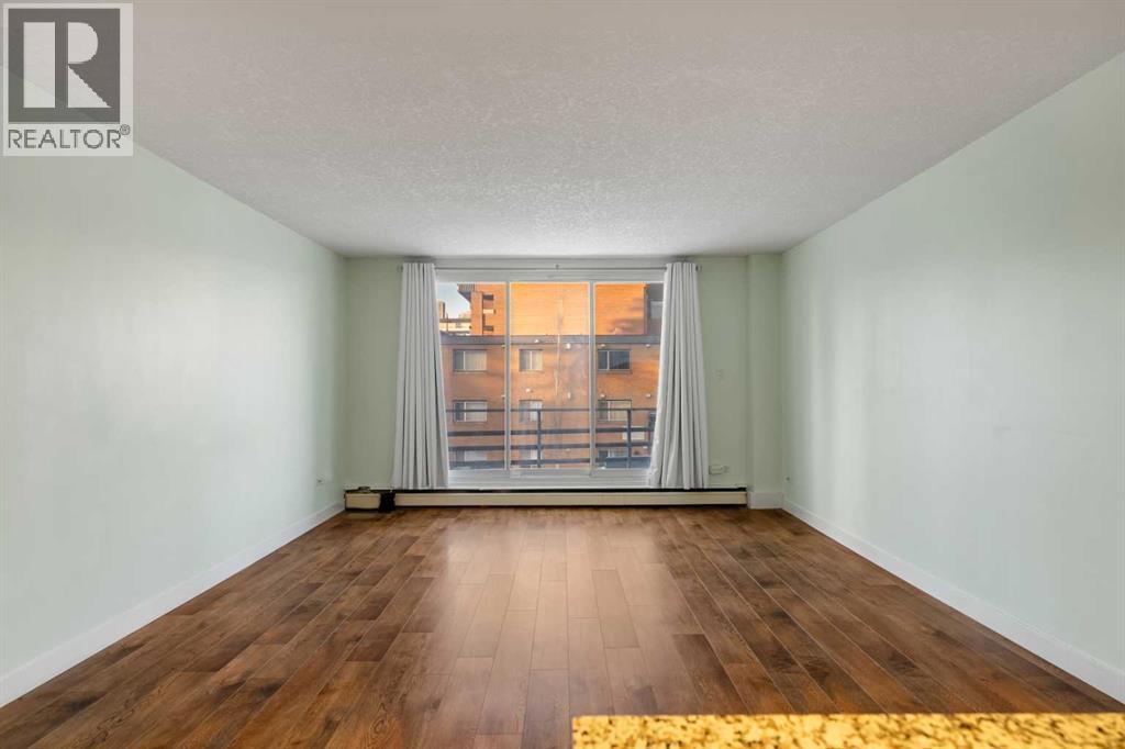 Apartment for Sale in 206, 1027 Cameron Avenue SW|Calgary, Alberta T2T0K3 5