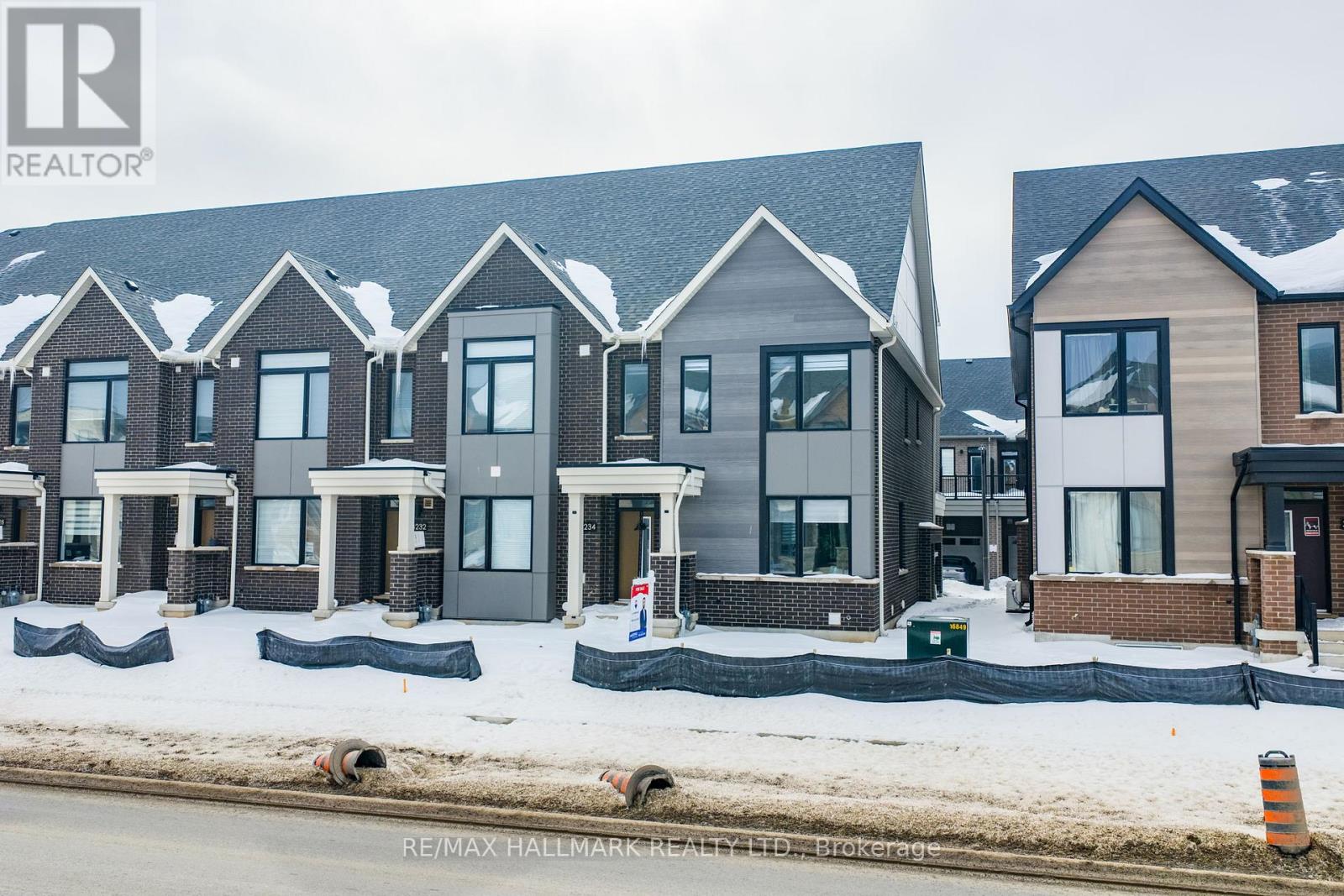 Row / Townhouse for Sale in 3234 SIXTH LINE|Oakville (GO Glenorchy), Ontario L6M4K1 2