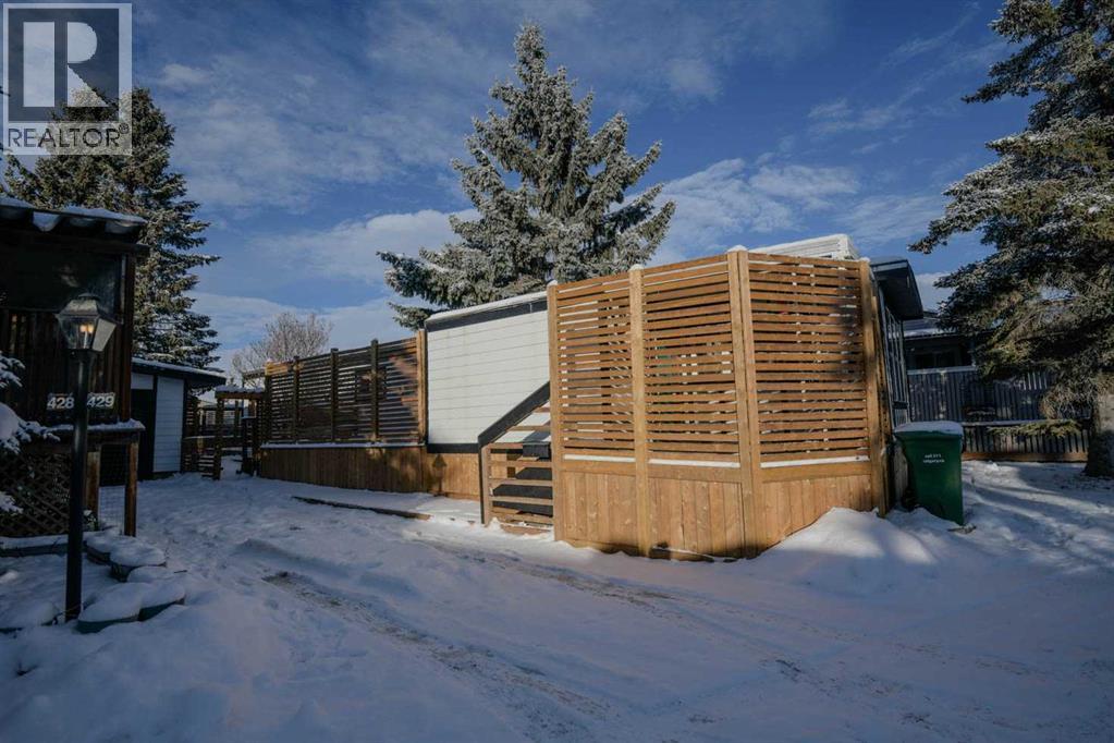 Mobile Home for Sale in 429, 3223 83 Street NW|Calgary, Alberta T3B5P2 2