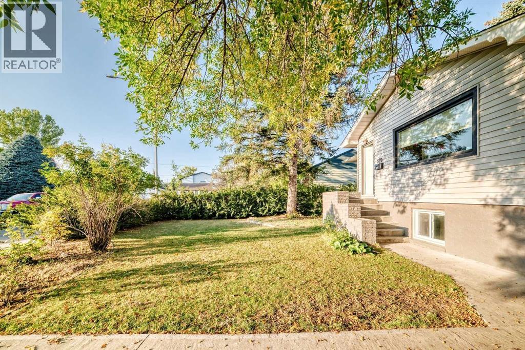 House for Sale in 820 9A Street NE|Calgary, Alberta T2E4L6 4