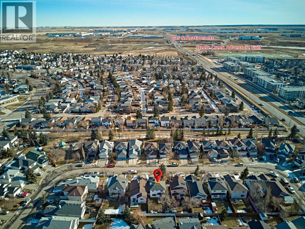 House for Sale in 215 COVENTRY Green NE|Calgary, Alberta T3K4M4 3