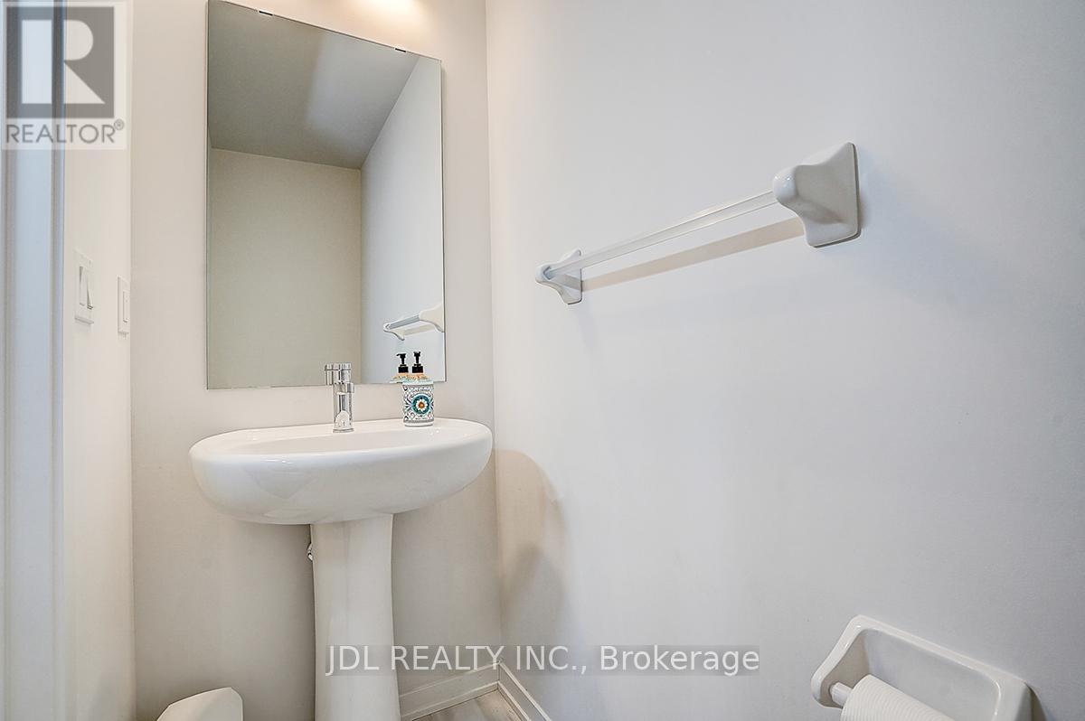 Row / Townhouse for Sale in 108 - 30 WILLIAM JACKSON WAY|Toronto (New Toronto), Ontario M8V0J7 4