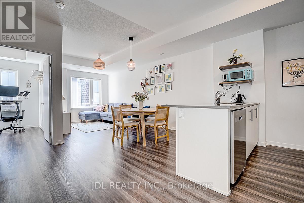 Row / Townhouse for Sale in 108 - 30 WILLIAM JACKSON WAY|Toronto (New Toronto), Ontario M8V0J7 5