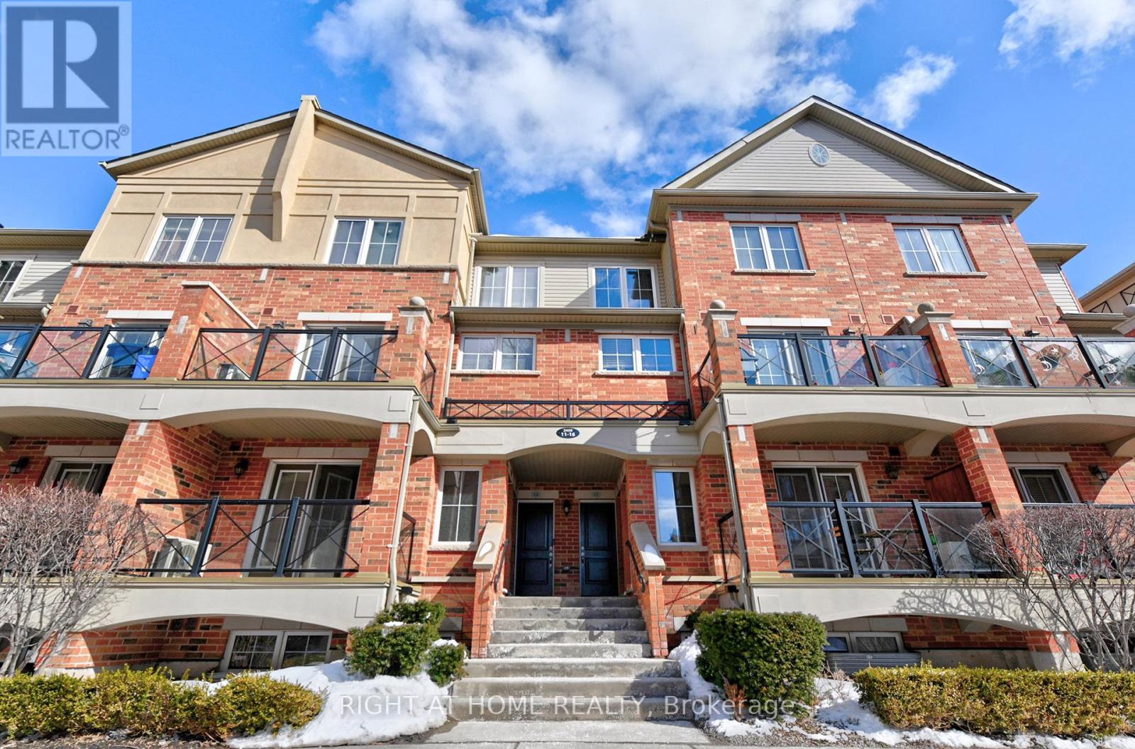 Row / Townhouse for Sale in 14 - 2450 POST ROAD|Oakville (RO River Oaks), Ontario L6H0J2