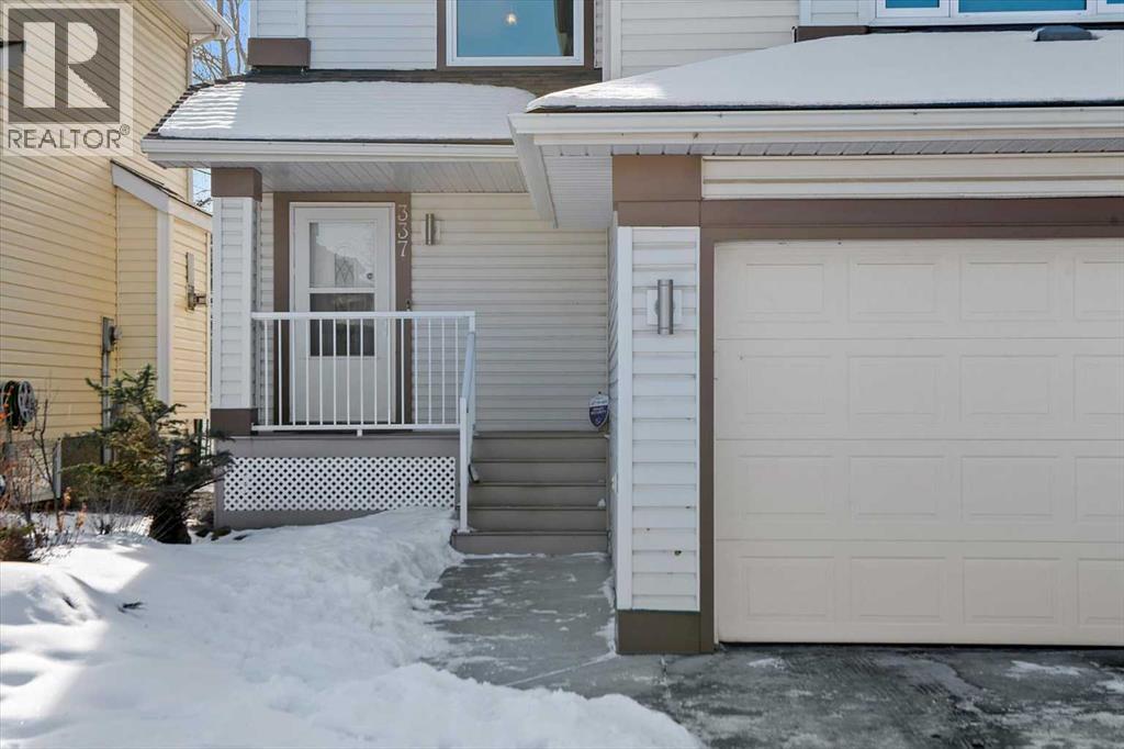 House for Sale in 337 Douglas Glen Heath SE|Calgary, Alberta T2Z2W5 3